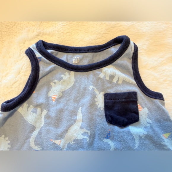 2018 Baby GAP Dinosaur Party Hat Romper - 3/6 Months - Picture 3 of 9